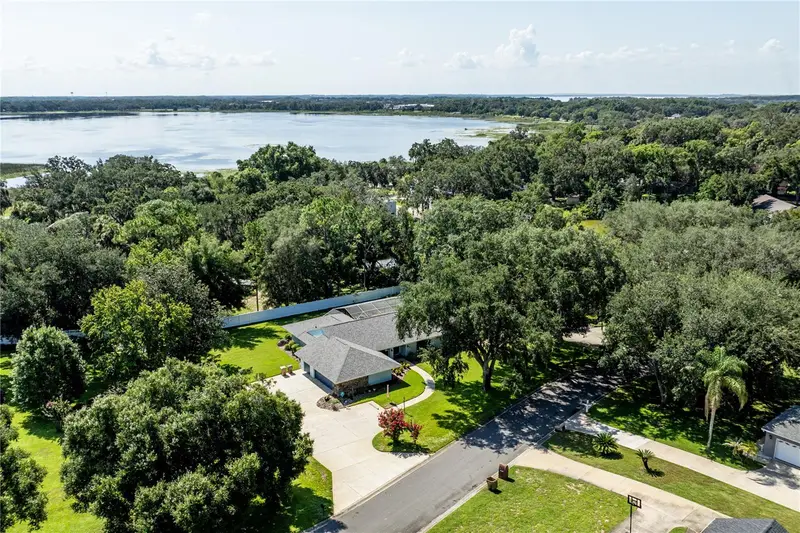 33816 Spring Dr, FL