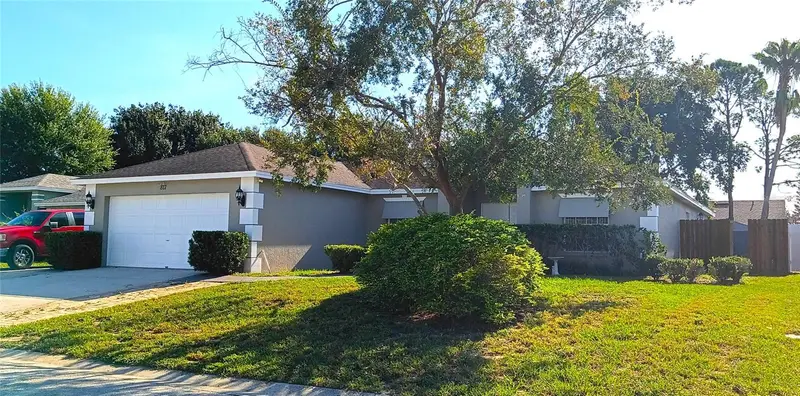 817 Reflections Loop E, FL
