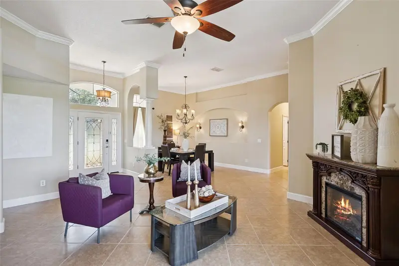3149 Curving Oaks Way, FL