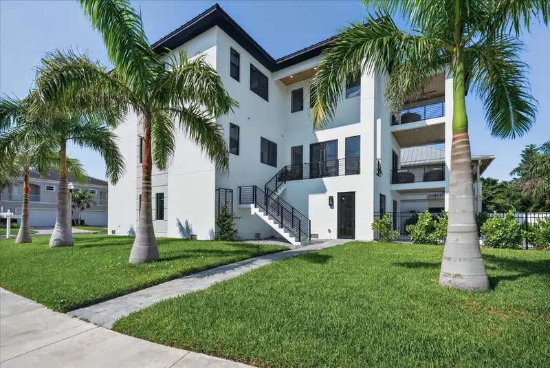 116 Wimbledon Ct, FL