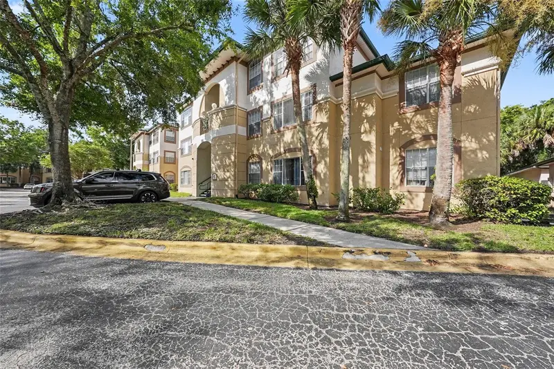 17108 Carrington Park Dr #722, FL