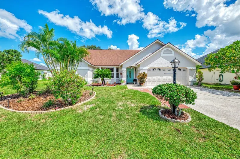 3911 77th Pl E, FL