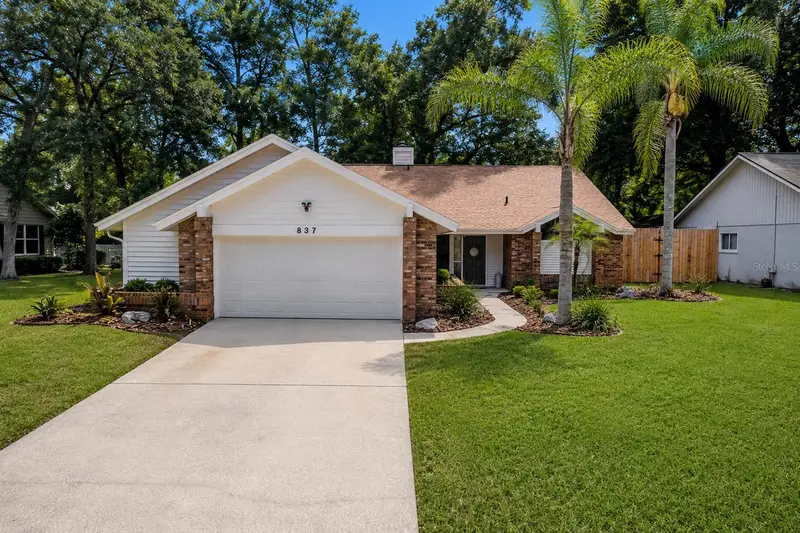 837 Towering Oak Way, FL