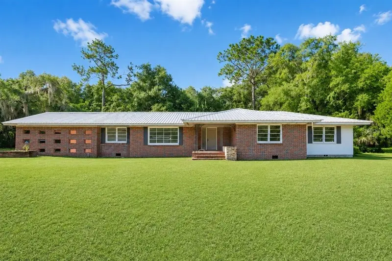 2107 Golf Dr, FL