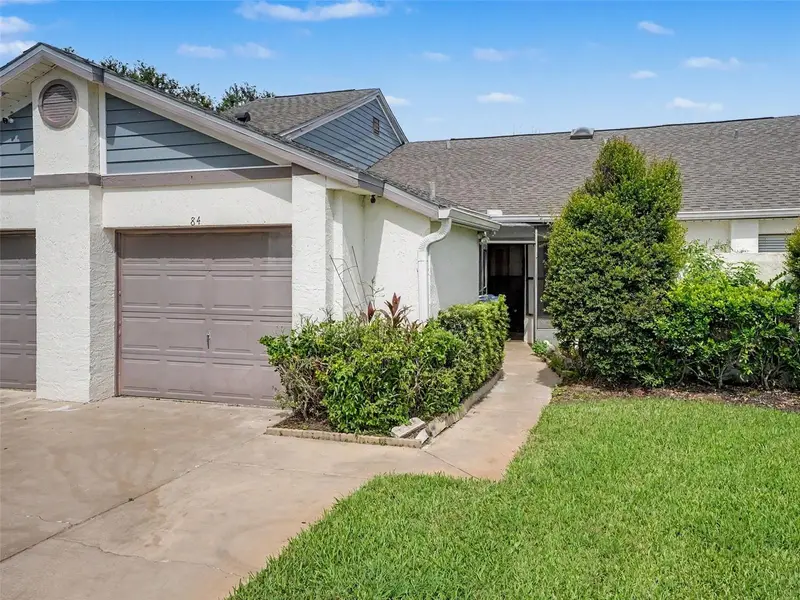 84 Lakepointe Cir, FL