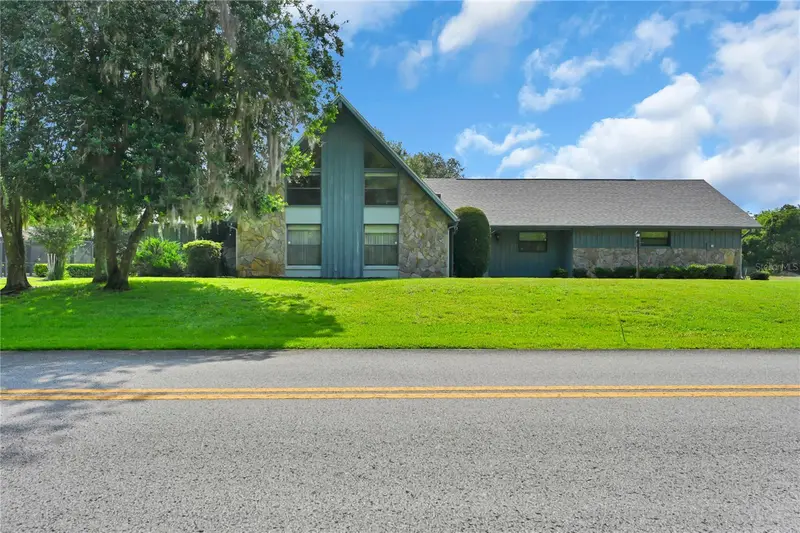 821 N Golf Course Dr, FL