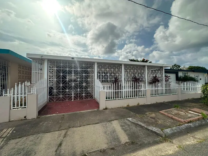 Ah 19 Jardines De Country Club, PR
