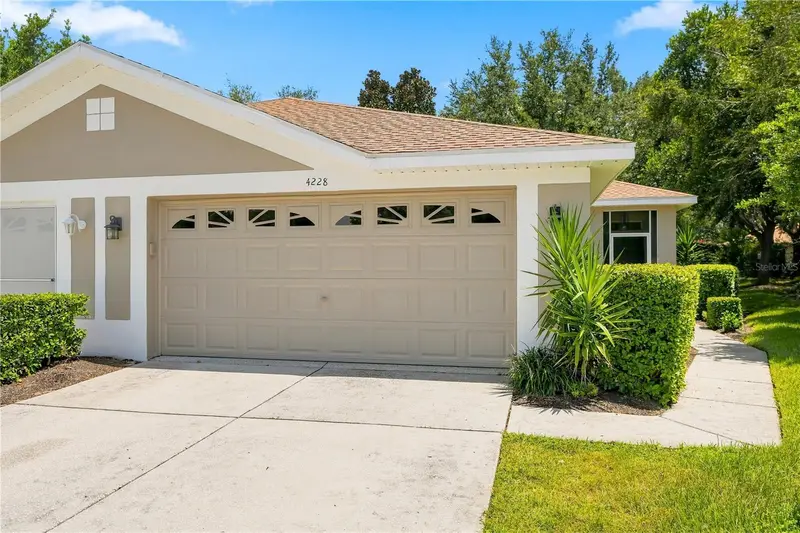4228 Silver Star Dr, FL
