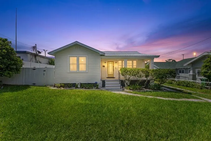 106 W Minnehaha St, FL