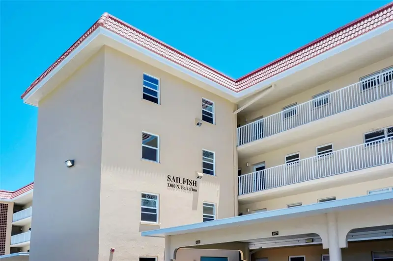 1300 N Portofino Dr #305, FL