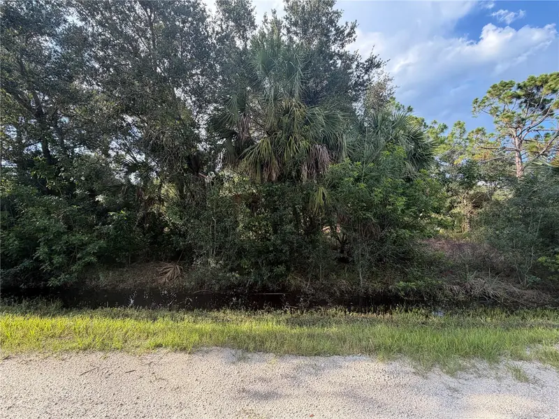 28202 Alatadena Dr, FL
