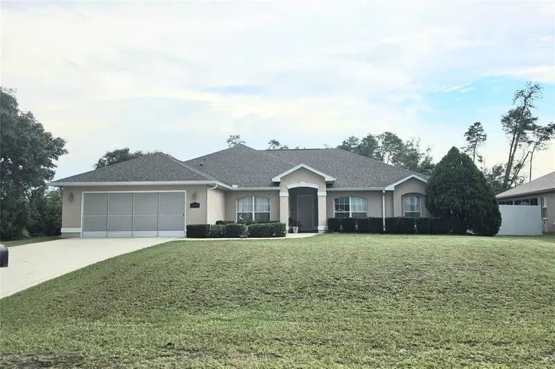 Ocala Waterway Estate pending
