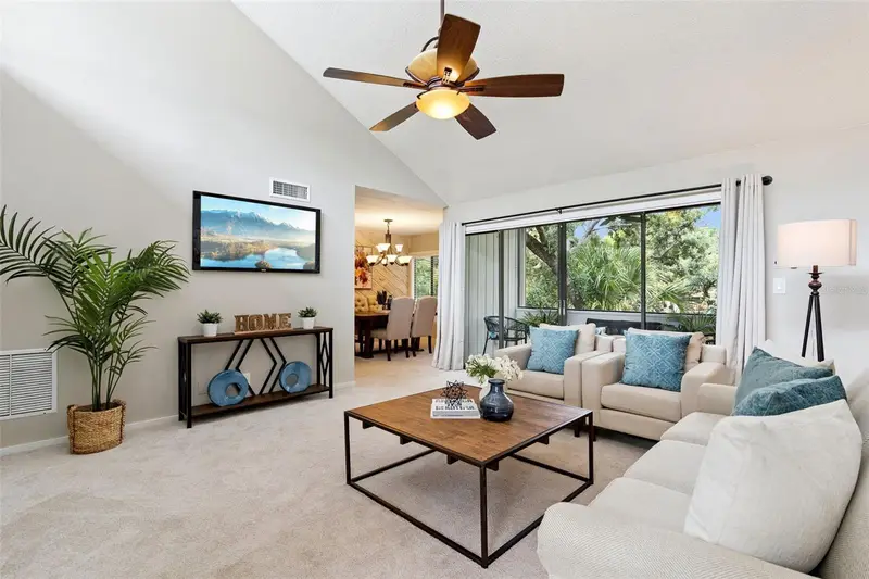 203 Crown Oaks Way #203, FL
