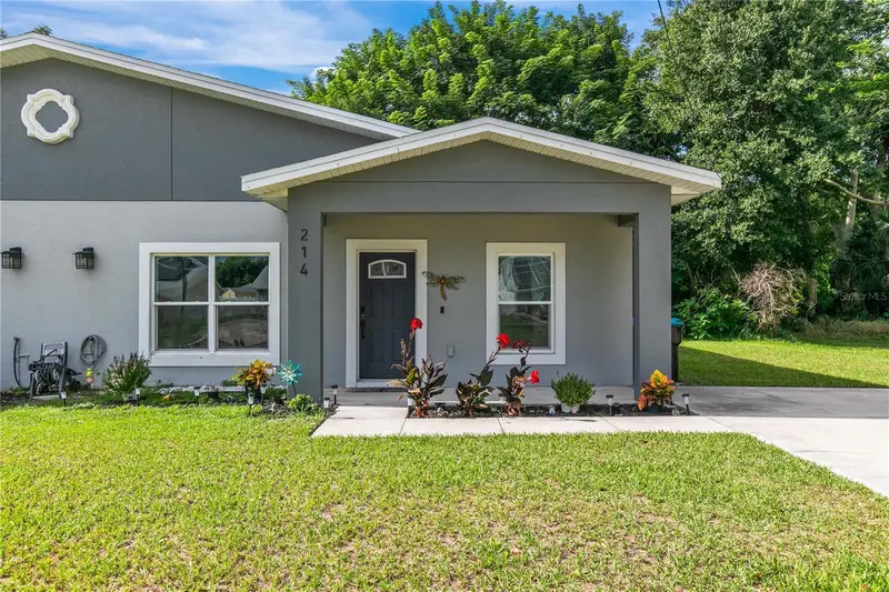 214 W 15th St, FL