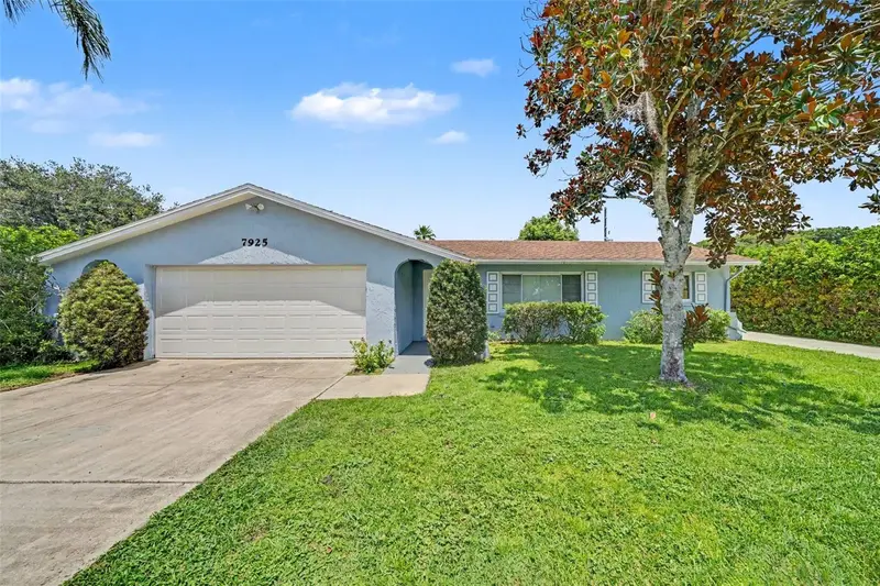 7925 Segovia St, FL