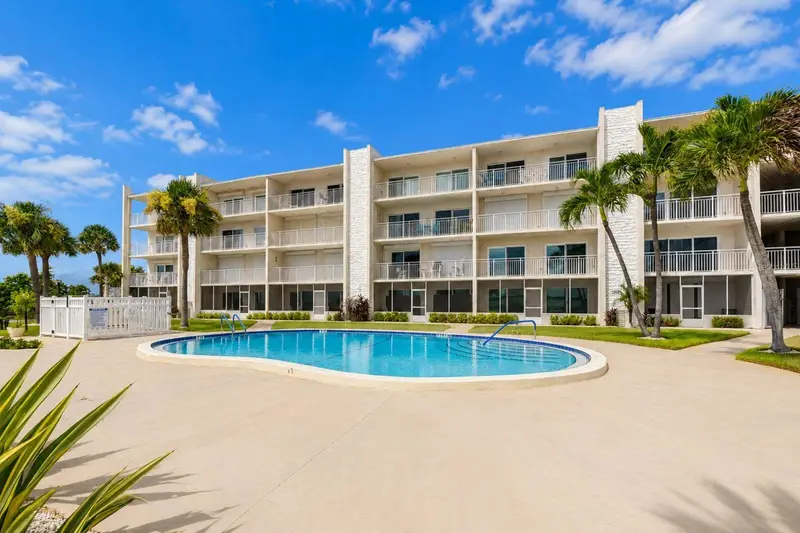200 1st Ave #207, FL