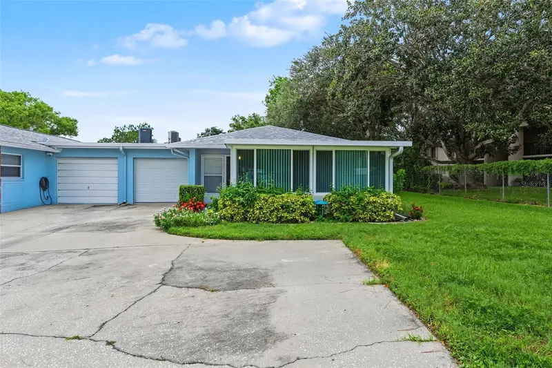 1614 Berwick Ct #D, FL
