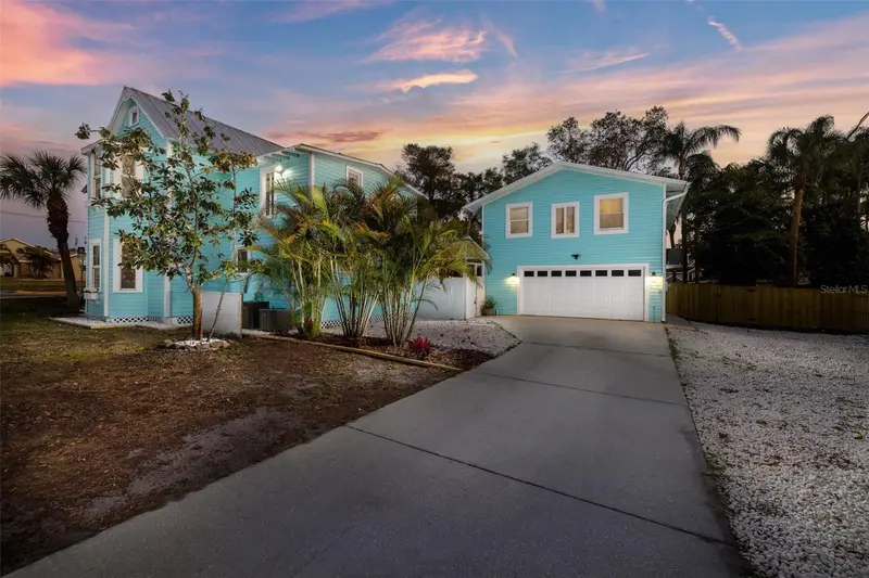 551 Omaha St, FL