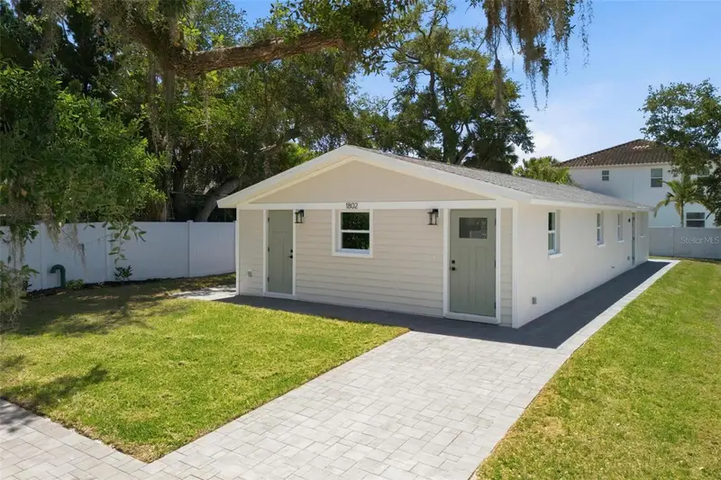 1802 Robinhood St, FL