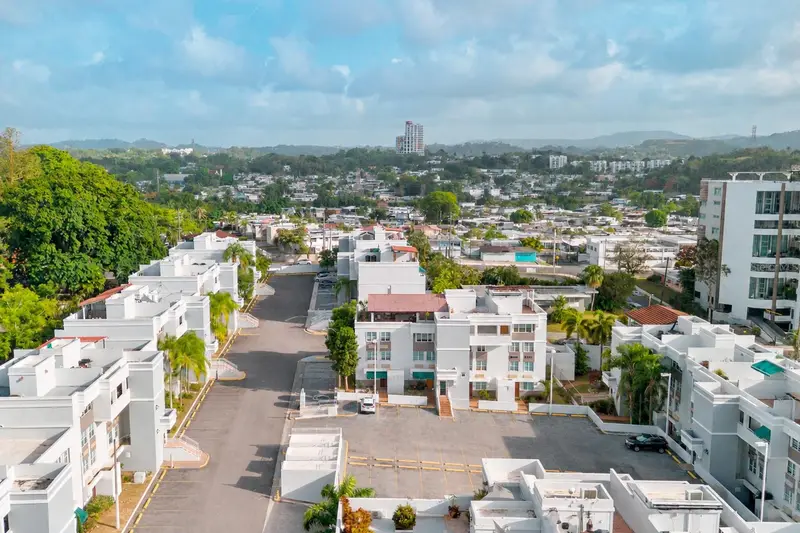 17 San Jose #906, PR