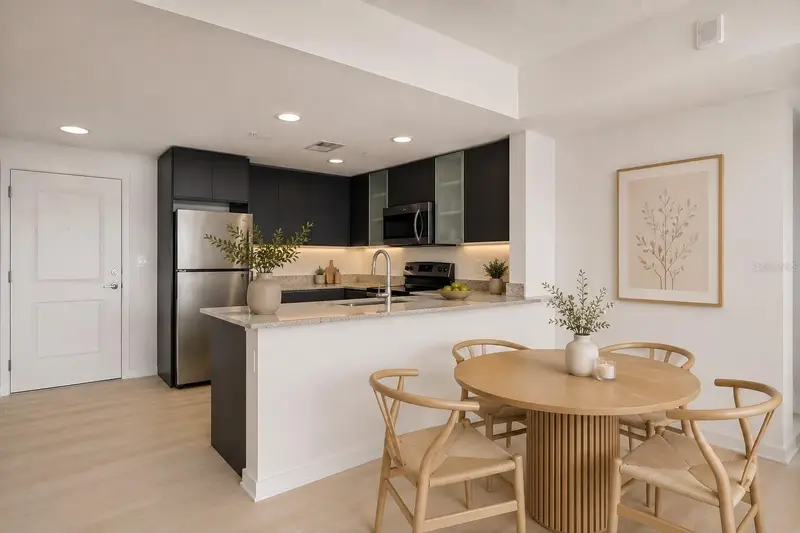5563 Millenia Park Blvd #401, FL