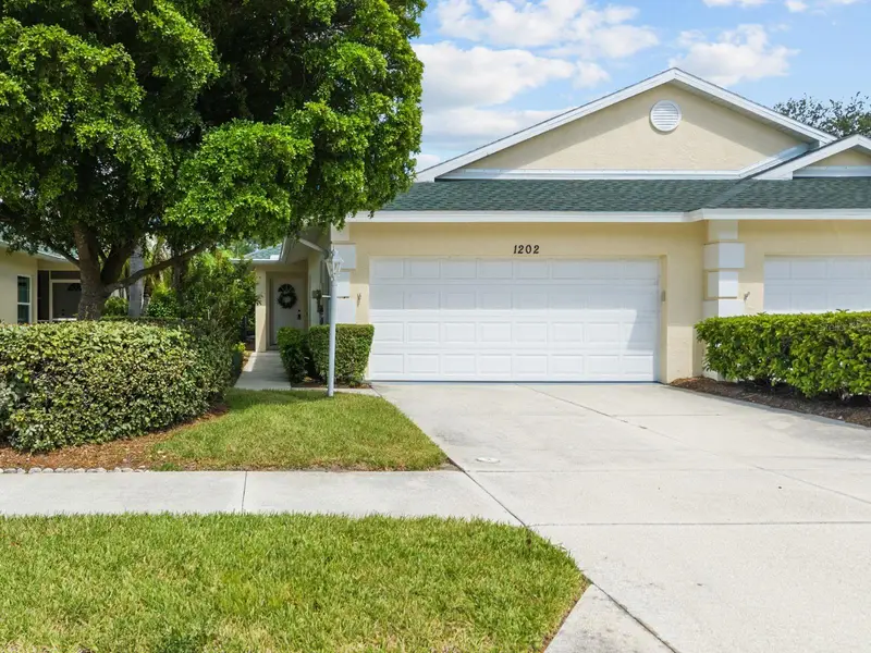 1202 Auburn Cove Cir, FL