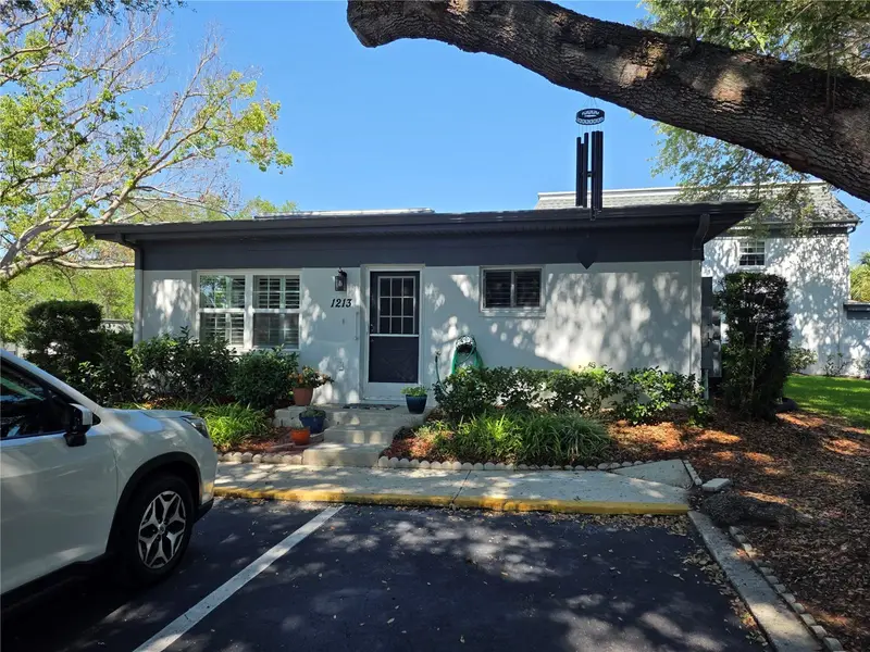 1213 N Mcmullen Booth Rd, FL