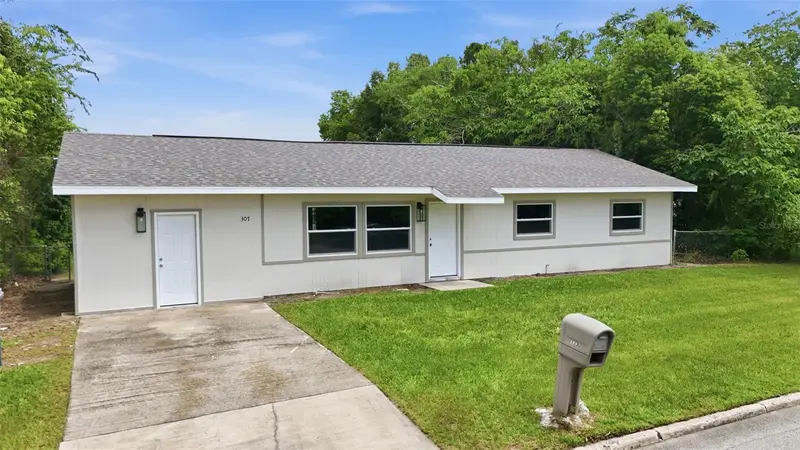 307 Ne 11th Pl, FL