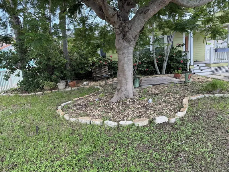 3008 Dupont St S, FL