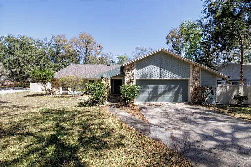 317 Oak Fern Cir, FL