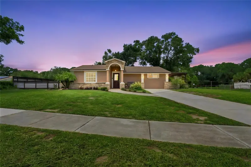 9020 Auburn Way, FL