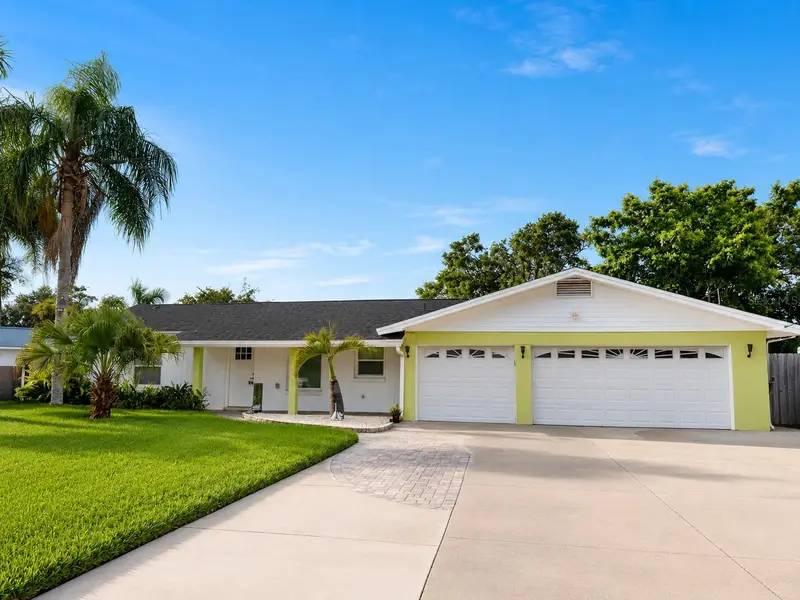 8715 Driftwood Dr, FL