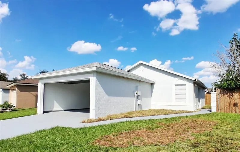 1047 Florida Holly Dr, FL