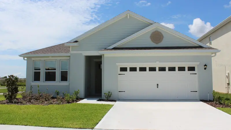 Lakes of Mount Dora listing