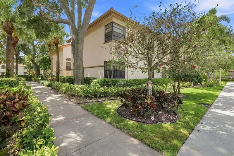 5196 Europa Dr #F, FL
