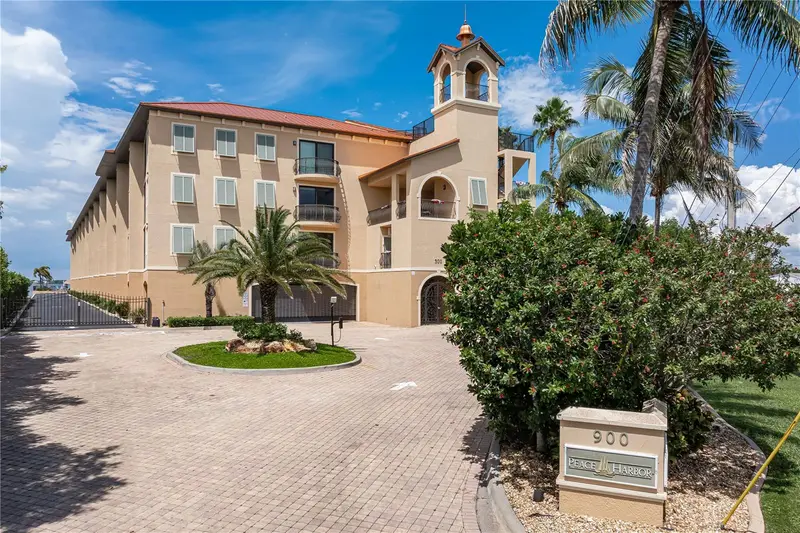 900 E Marion Ave #1203, FL