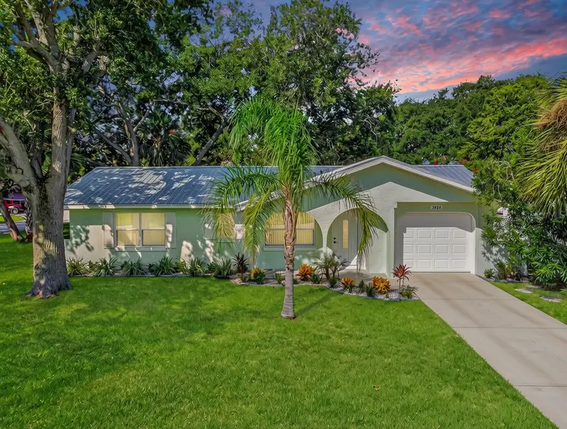 5464 Riverside Dr, FL