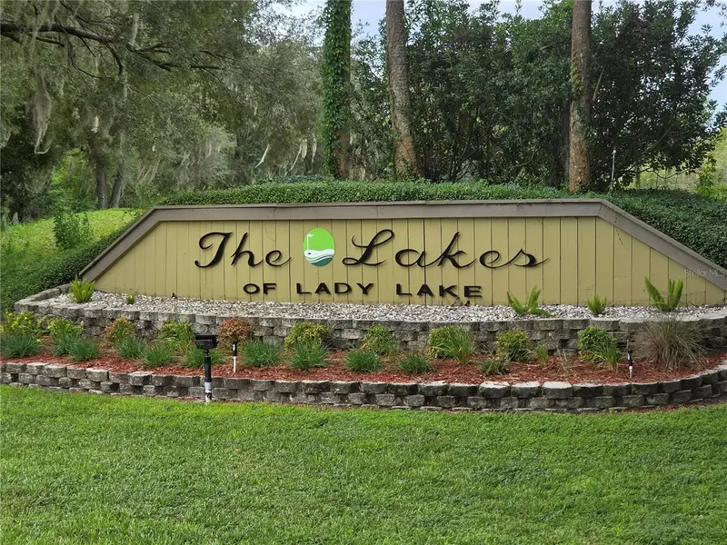 517 Dowling Cir, FL