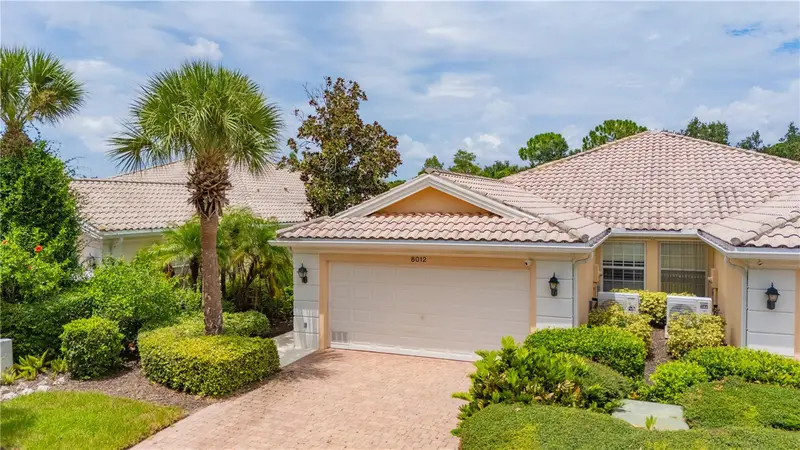 8012 Camminare Dr, FL
