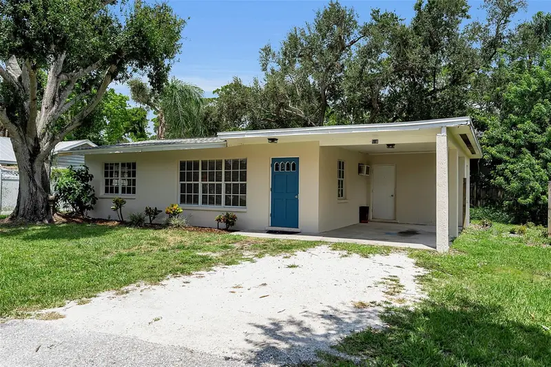 516 Laurel Rd W, FL
