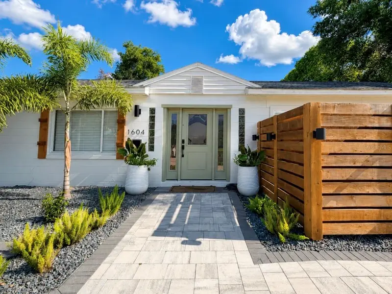 1604 Bryn Mawr St, FL