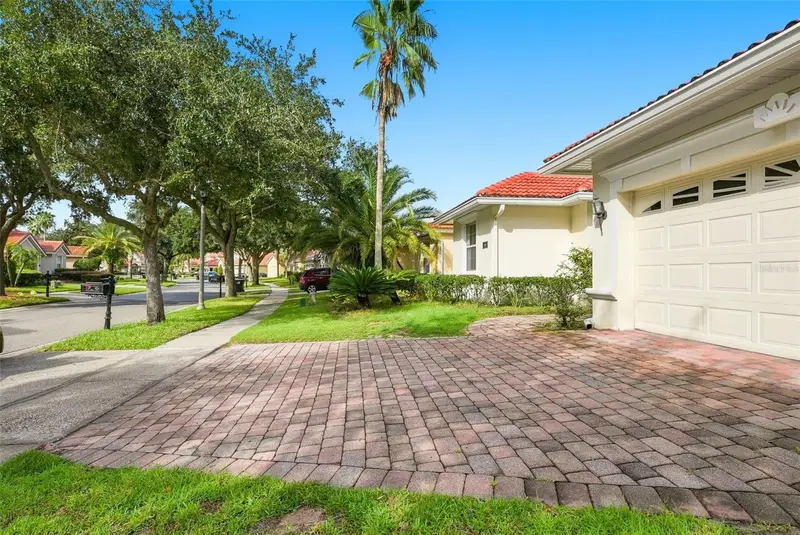 929 Lascala Dr, FL