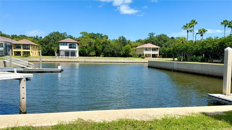 243 Yacht Harbor Dr, FL