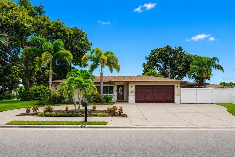 4948 97th Way N, FL