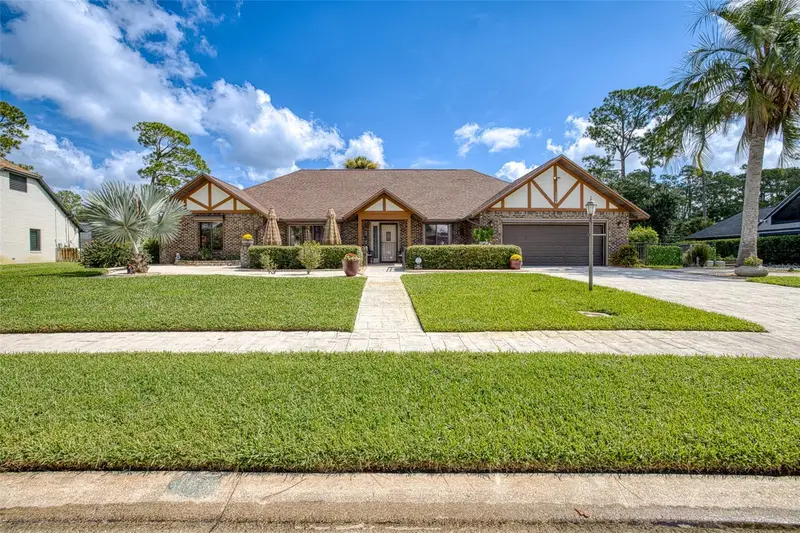 156 Point O Woods Dr, FL