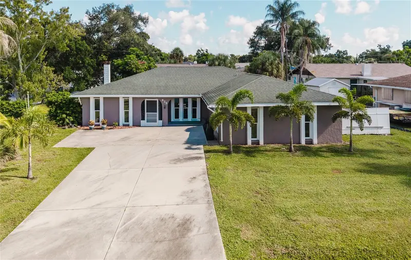 625 E Baffin Dr, FL