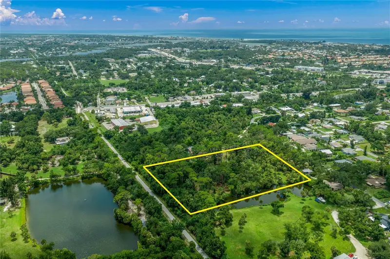 Twin Lakes Ave #B1, FL