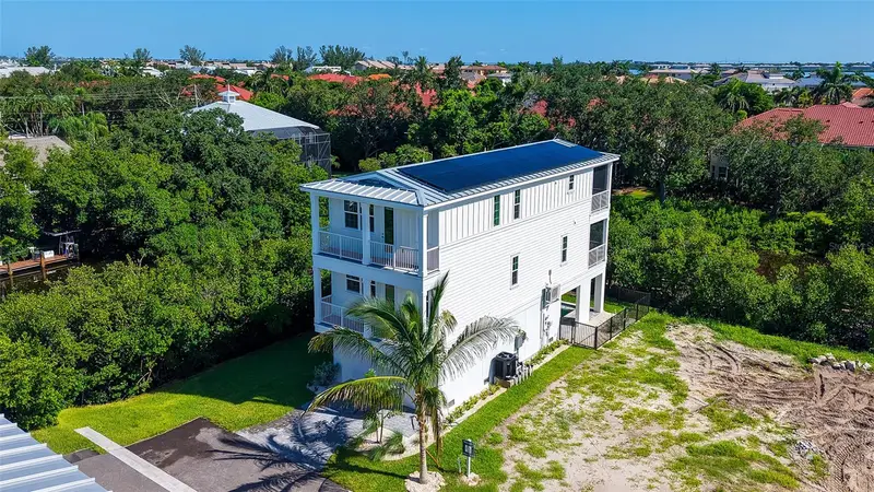 12435 Dockside Ter, FL