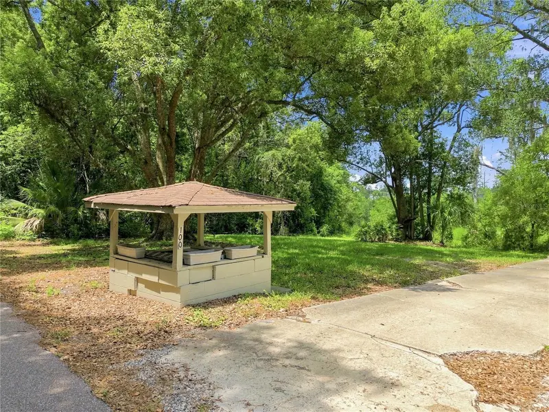 Pine Circle Dr, FL