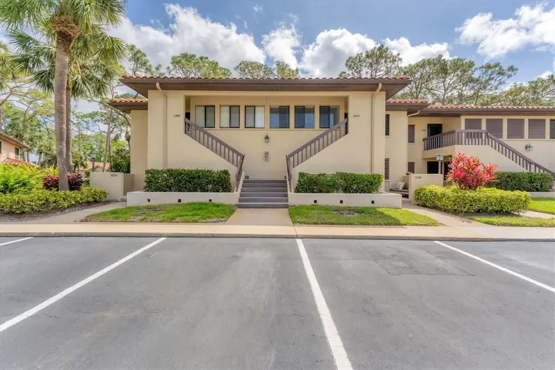 5264 Lake Village Dr #48, FL